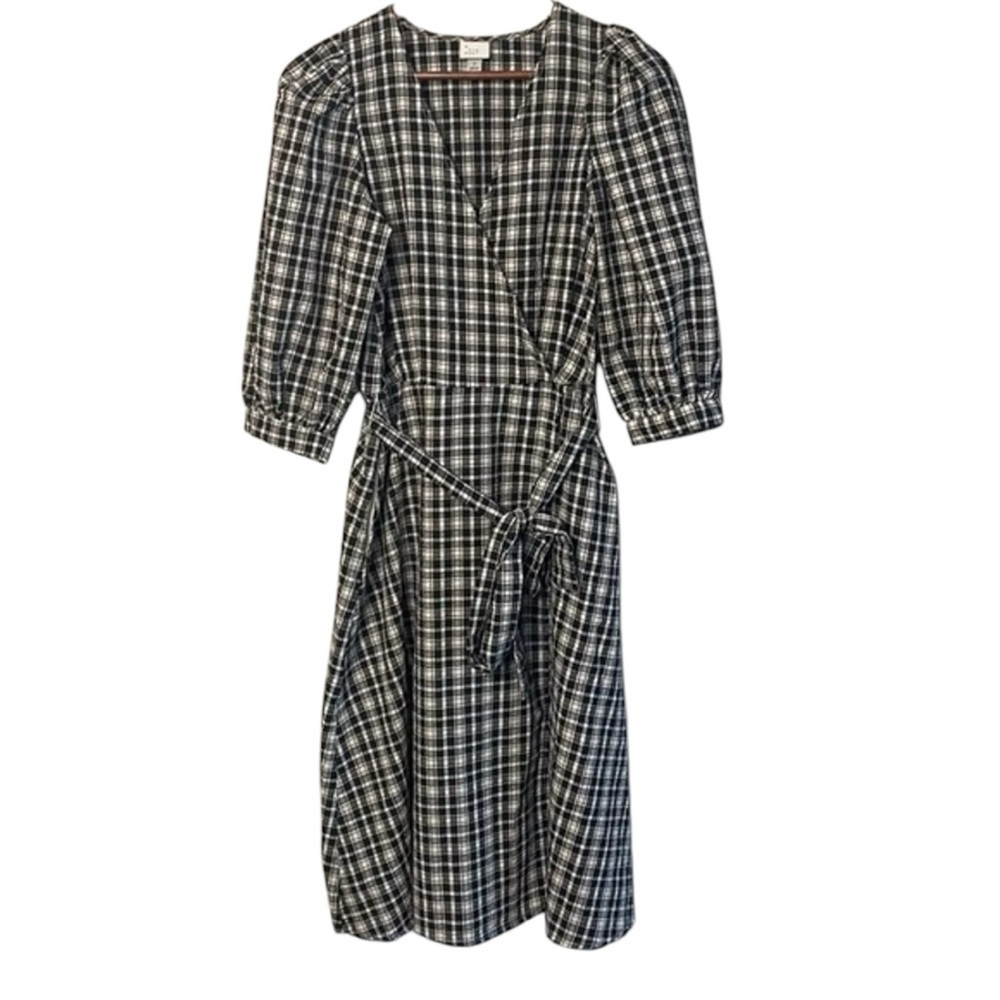 🖤A NEW DAY Plaid Black and White Wrap Dress with Puff Sleeve Size Medium